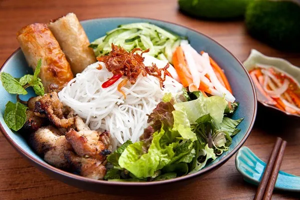 Công thức làm bún thịt nướng miền Nam ngon đậm đà đổi vị cho cả nhà