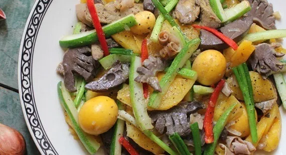 Lòng gà xào dứa cứ làm là ăn hết cơm