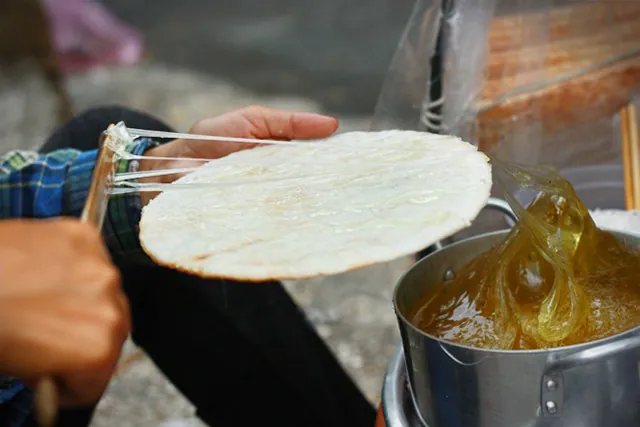 Bánh tráng mạch nha Quảng Ngãi đừng nên thử kẻo lại ghiền