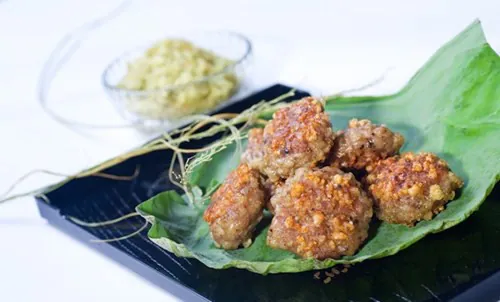 Vào thu mà không ăn chả cốm kiểu Hà Nội thì là một thiếu sót
