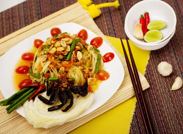Đến Cà Mau thưởng thức cá lóc nướng trui và gỏi ba khía chỉ một lần là nhớ mãi