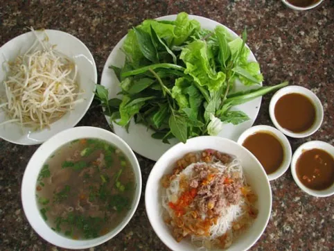 Thưởng thức phở ‘hai tô’ – Đặc sản Gia Lai