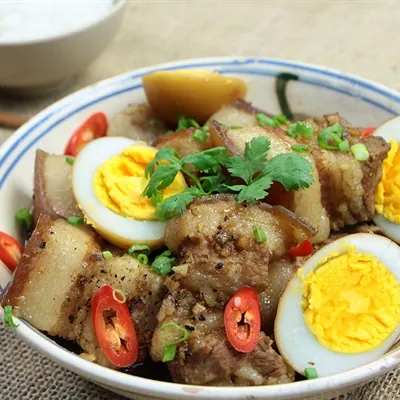 Cách làm thịt kho xá xị ngon đậm đà cho ngày mưa lạnh