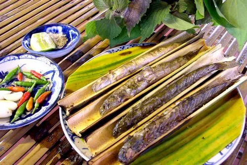 Về Nam Bộ mà không thưởng thức cá lóc nướng ống tre là một thiếu sót lớn