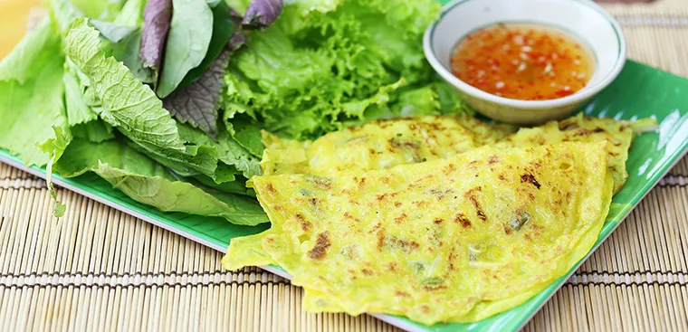 Ngày mưa ở nhà rủ nhau làm bánh xèo thơm ngon, giòn rụm cực đã