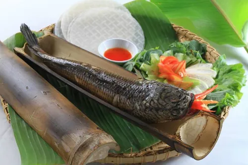 Về Nam Bộ mà không thưởng thức cá lóc nướng ống tre là một thiếu sót lớn