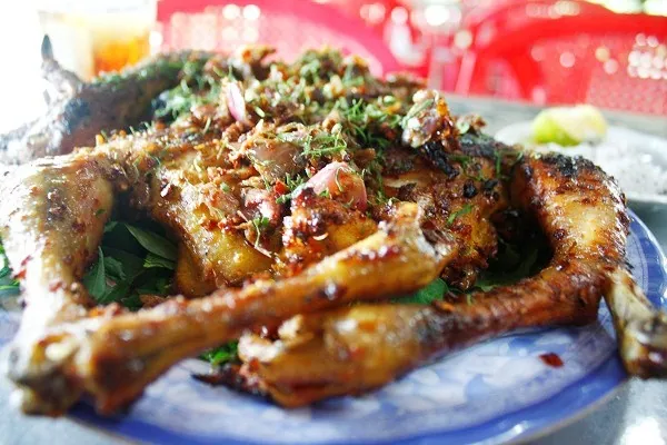 Gà đèo Le Quảng Nam đặc sản ăn một lần là khó quên