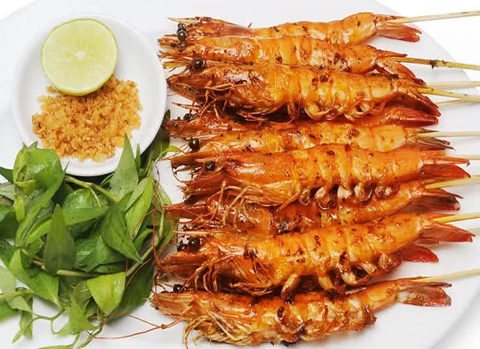 Cách làm món tôm nướng muối ớt cay cay tê đầu lưỡi cực hấp dẫn
