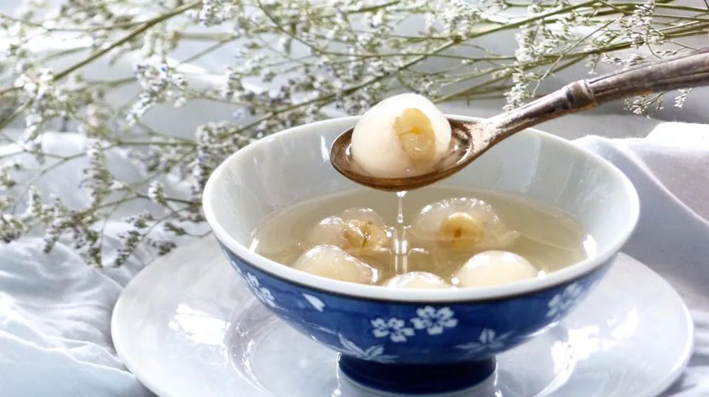 Chè sen nhãn kiểu Huế thơm ngây ngất lòng người