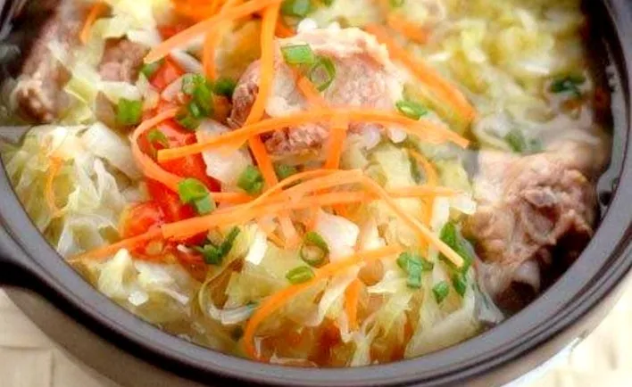 Canh bắp cải sườn non thơm ngon bổ dưỡng