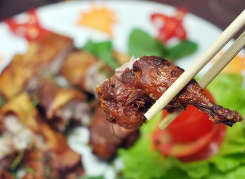 Xuôi về Cà Mau thưởng thức chuột đồng chiên xả ớt và lươn um rau ngổ ăn một lần nhớ mãi