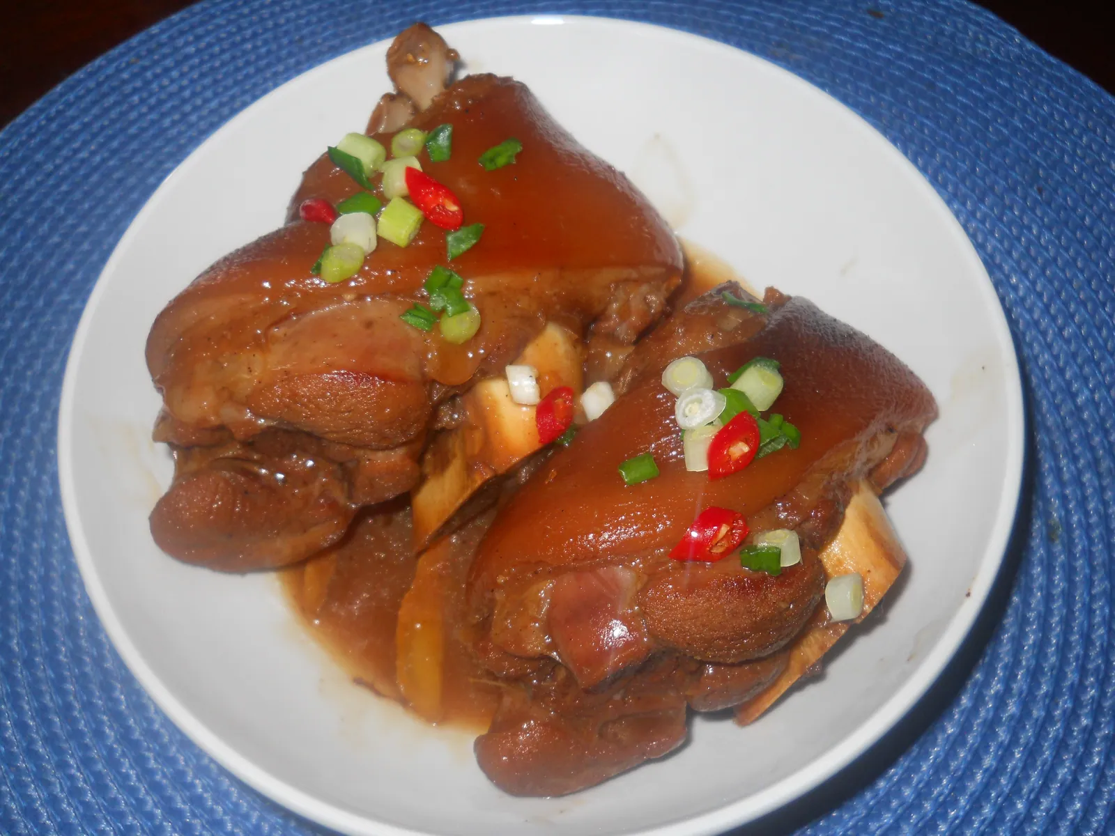 Giò heo kho nước dừa thơm ngon hấp dẫn cực kỳ