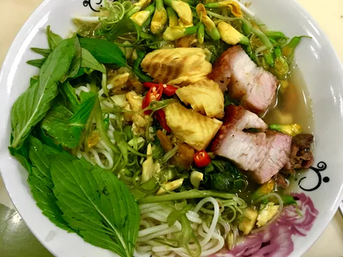 Đi miền Tây nhớ ghé Châu Đốc ăn bún cá trứ danh