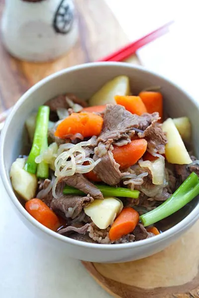 Bò hầm cà rốt và khoai tây cực kỳ thơm ngon và bổ dưỡng