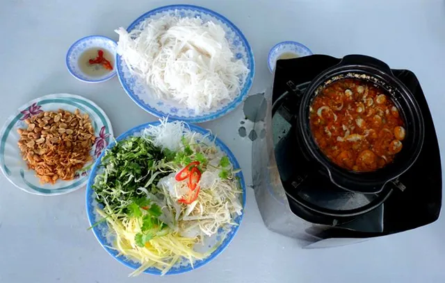 Đặc sản Quy Nhơn sứa nước lèo ăn nhiều lần vẫn thấy thơm ngon
