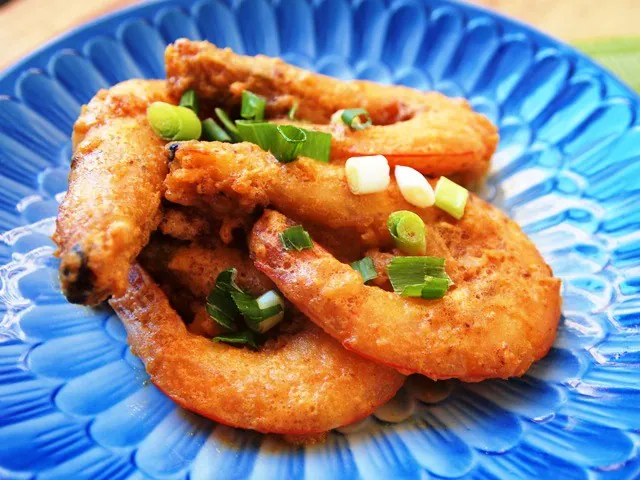 Tôm chiên trứng muối vừa thơm ngon lại dễ làm