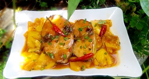 Bí quyết làm món cá ngừ kho dứa ngon đậm đà