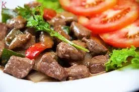 Bí quyết làm món bò lúc lắc mềm thơm không kém nhà hàng