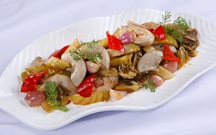 Dồi trường xào cải chua ăn ngon và lạ miệng cực kỳ