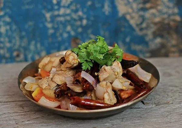 Bữa cơm ngon đậm đà với món gà xào ớt chua cay