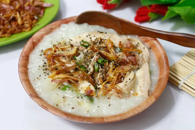 Cháo gà hạt sen ngon bổ dưỡng ấm lòng ngày đông