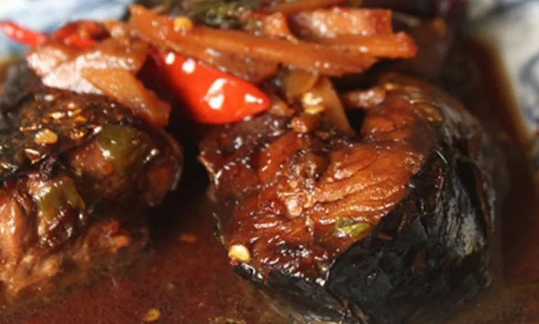 Ngon cơm đậm đà với món cá nục kho riềng