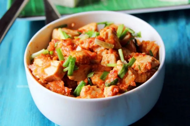 Ngô bao tử xào đậu phụ sốt cà càng ăn càng thấy ngon