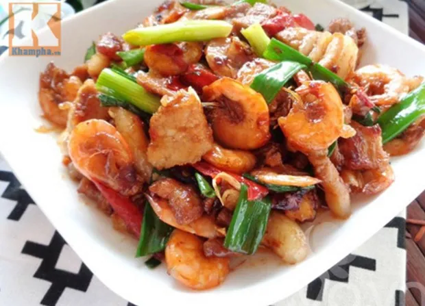 Thịt ba chỉ rim tôm ngon đậm đà cho ngày mưa gió