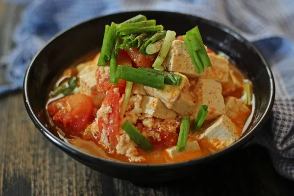 Đậu hũ trứng sốt cà ngon đậm đà mâm cơm tối