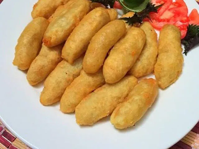 Làm khoai lang kén cho bé ăn vặt cực ngon miệng ngày mùa đông
