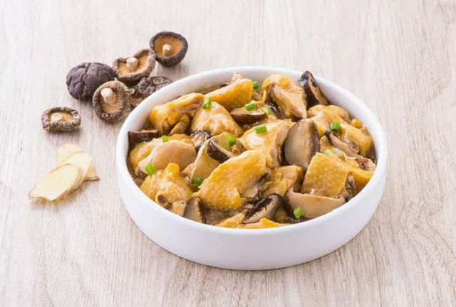 Cách làm món gà hấp nấm cực kỳ hấp dẫn, thơm ngon