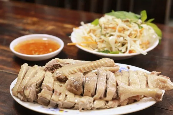 Vịt luộc chấm mắm gừng ngon đậm đà khó quên