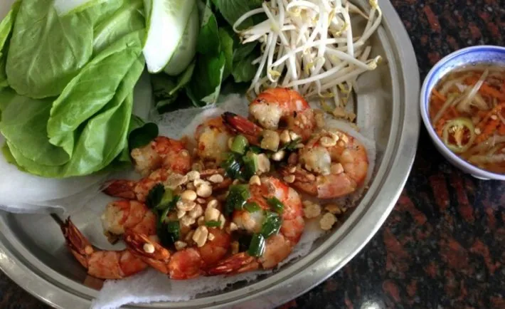 Lâu lâu đổi vị với món bánh hỏi tôm nướng cực ngon