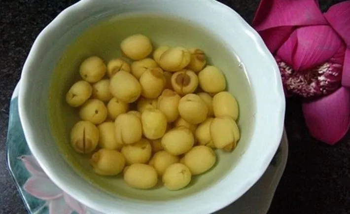 Cách nấu chè hạt sen thơm ngon và bổ dưỡng cực kỳ