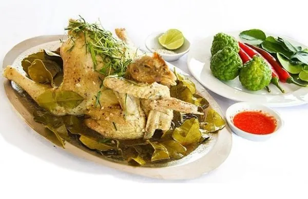 Gà hấp lá trúc – Món ngon đầy tinh tế của vùng Bảy Núi An Giang