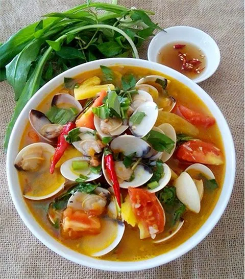Canh nghêu nấu chua cay ngon bá chấy húp tới giọt cuối cùng