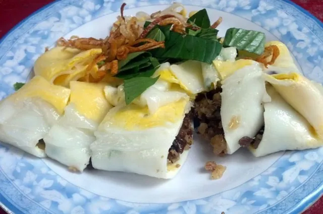 Đến Hà Giang thưởng thức bánh cuốn trứng nóng hổi trong tiết trời se lạnh
