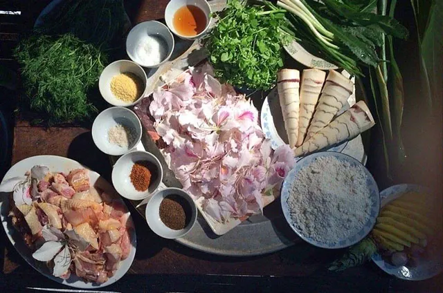 Gà mọ – món đặc sản khó quên của dân tộc Thái Mộc Châu
