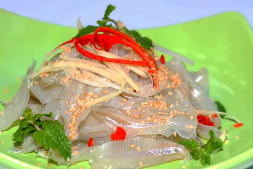 Mì thảy và gỏi cá mai món ngon trứ danh thành phố biển Vũng Tàu