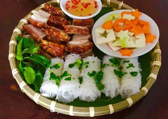 Về xứ dừa Bến Tre thưởng thức món bánh hỏi đò đun ăn mãi không ngán