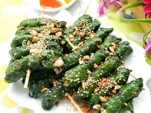Thơm ngon khó cưỡng chả mực cuộn lá lốt nướng