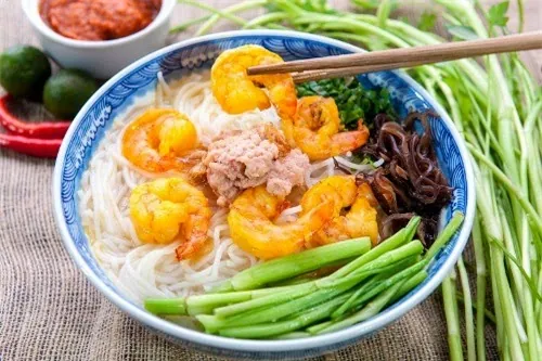 Độc đáo hương vị bún tôm Cát Bà