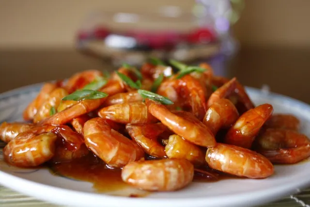Cách làm món tôm rang me chua ngọt đổi vị cho cả nhà