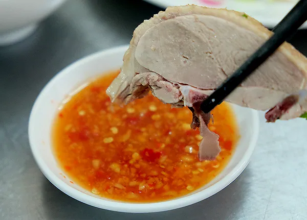 Vịt luộc chấm nước mắm gừng , món ngon dân dã người miền Nam