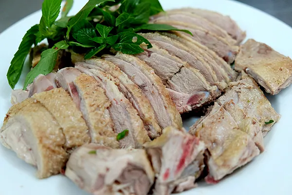 Vịt luộc chấm nước mắm gừng , món ngon dân dã người miền Nam