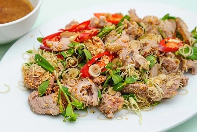 Tái Dê Hoa Lư – Món đặc Sản Hút Khách Ở Ninh Bình