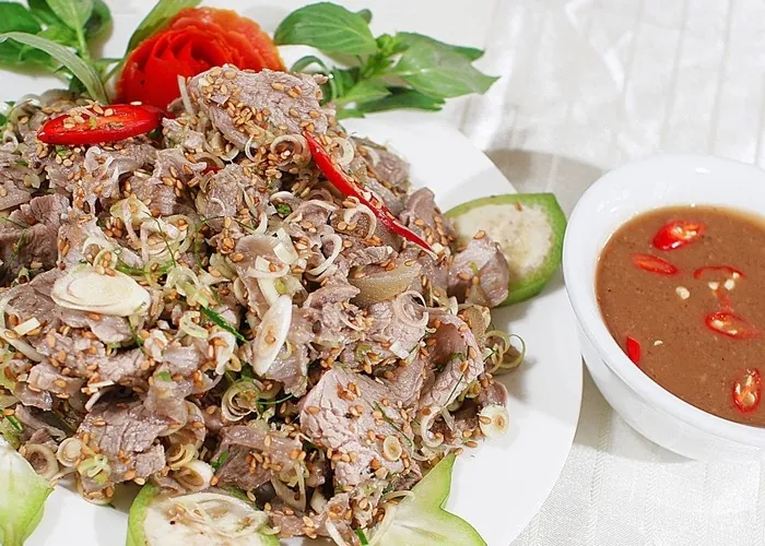 Tái Dê Hoa Lư – Món đặc Sản Hút Khách Ở Ninh Bình