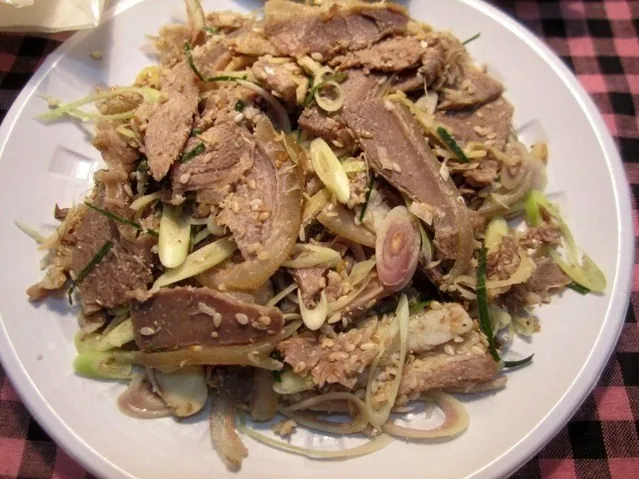 Tái Dê Hoa Lư – Món đặc Sản Hút Khách Ở Ninh Bình