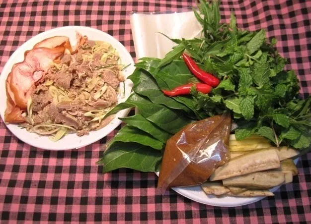 Tái Dê Hoa Lư – Món đặc Sản Hút Khách Ở Ninh Bình