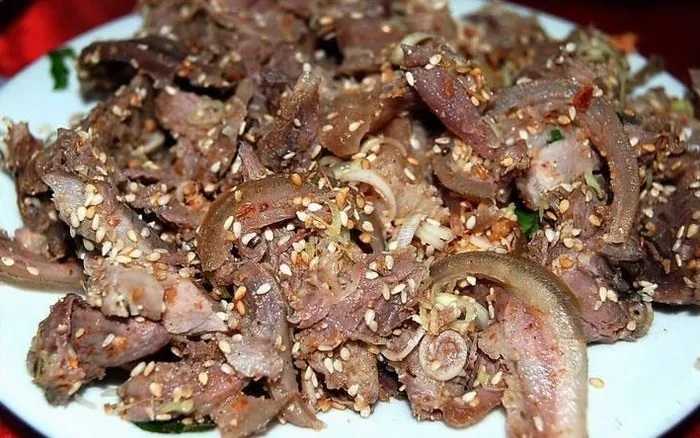 Tái Dê Hoa Lư – Món đặc Sản Hút Khách Ở Ninh Bình